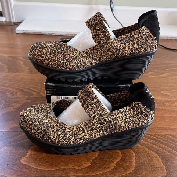 bernie mev. Shoes - Bernie Mev Lulia Leopard Comfort Slip On’s